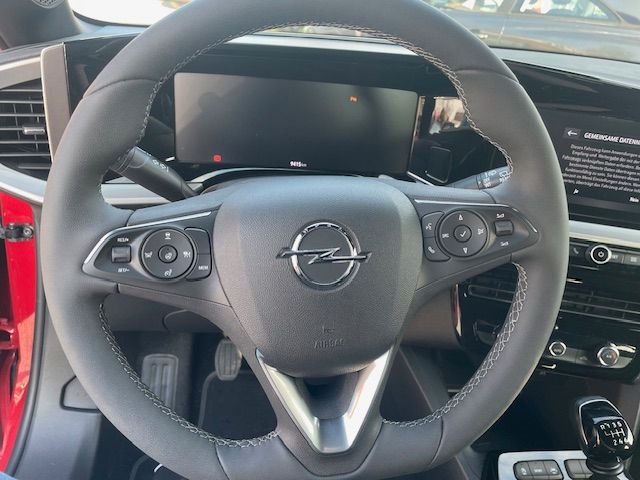 Fahrzeugabbildung Opel Mokka 1.2 GS 100KW// Navi, KlimaAT, LED, RFK, PD