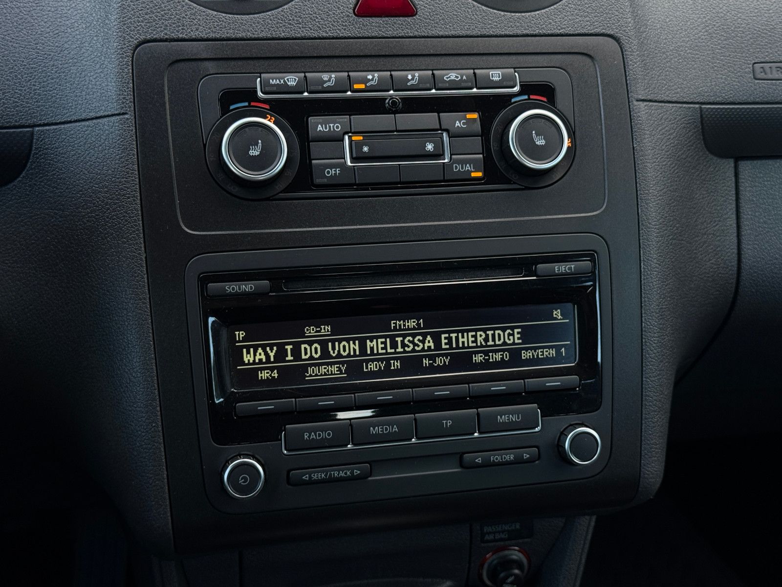 Fahrzeugabbildung Volkswagen Caddy Roncalli 1.6 TDI DSG AHK Tempomat SHZ
