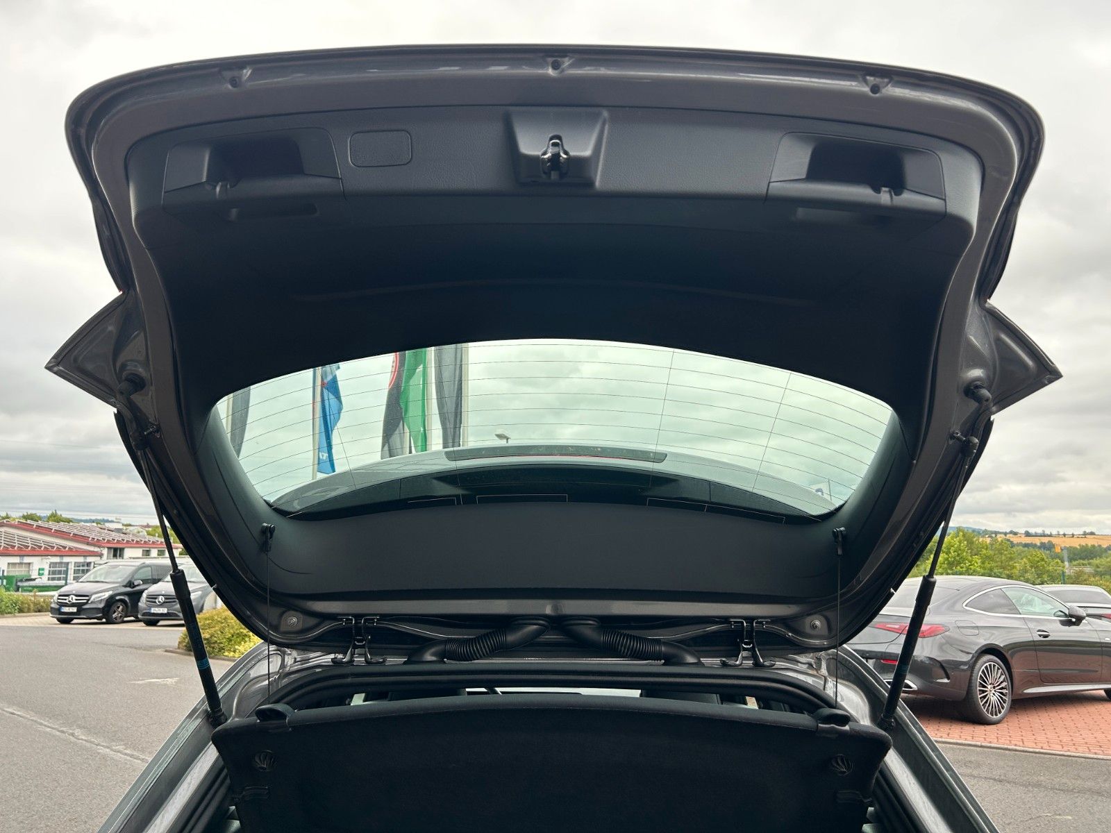 Fahrzeugabbildung Mercedes-Benz A 180 Progressive+RKamera+LED+IHC+Digital+