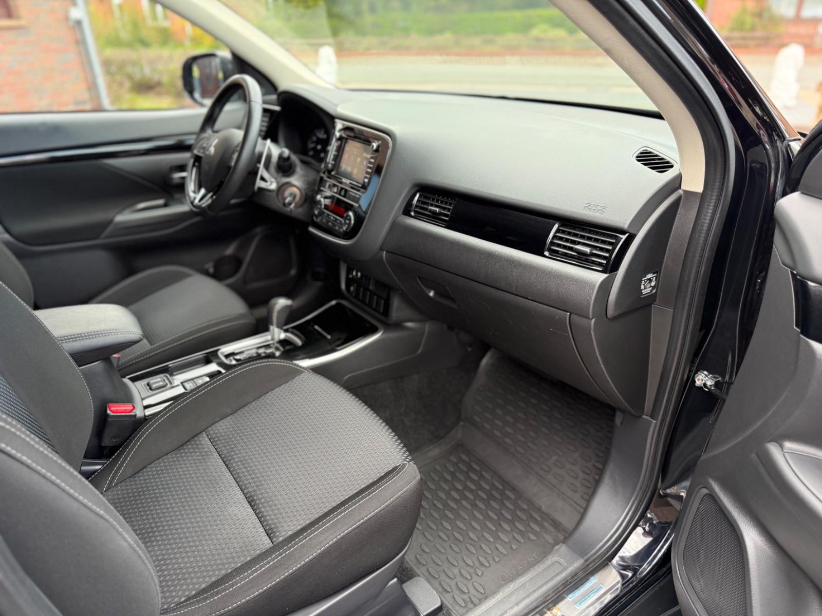 Mitsubishi Outlander 2.0 CVT Diamant Ed. 2WD I AHK I KAM