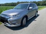 Mitsubishi Outlander PHEV Plus | 1. Hand | Schec - Mitsubishi Plug-in Hybrid Outlander Gebrauchtwagen