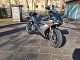 Yamaha Yzf-R1 - YAMAHA 2004 R1