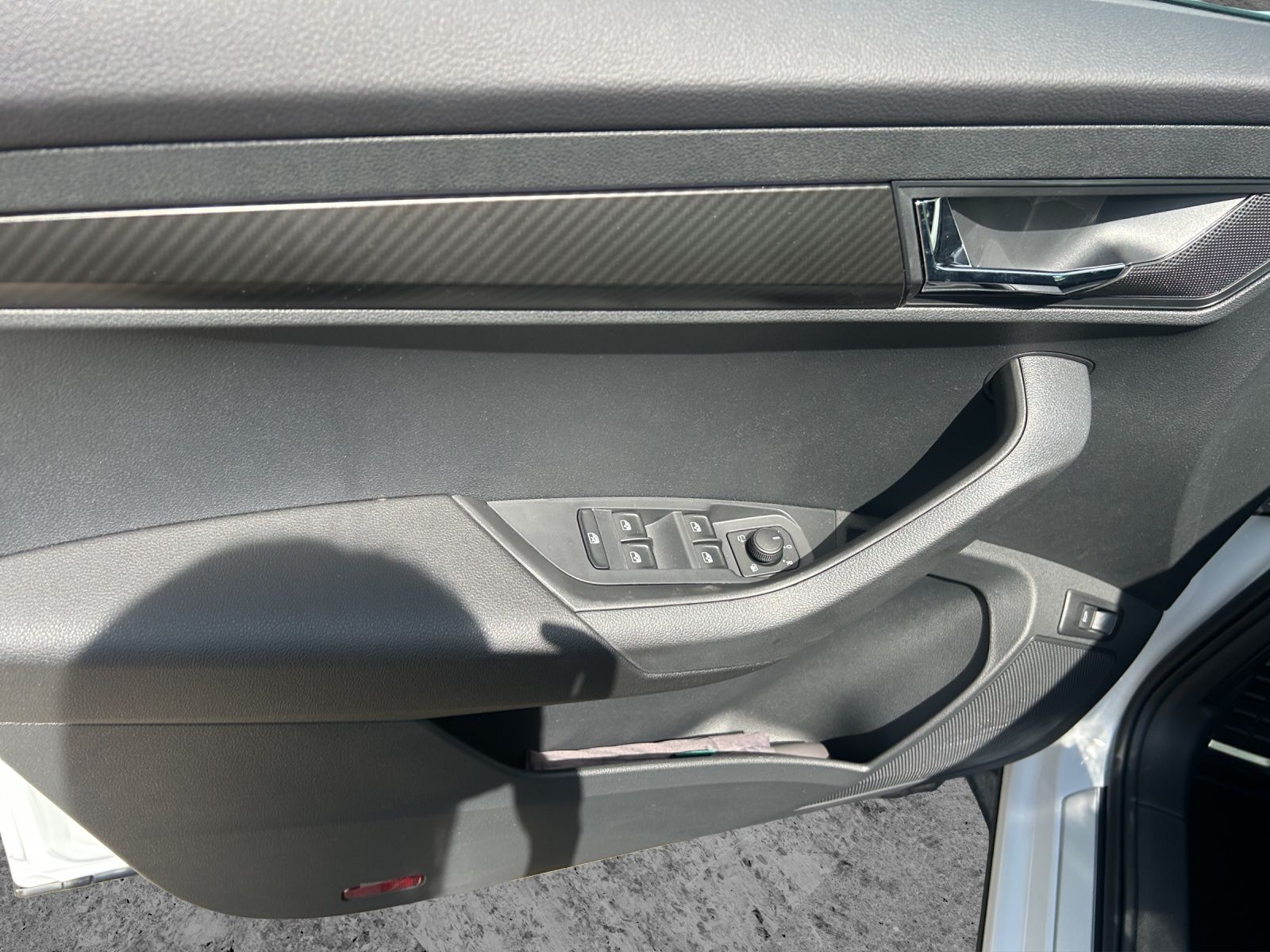 Fahrzeugabbildung SKODA Karoq 2.0 TDI Sportline MATRIX AHK