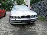 BMW E39 535 V 8 EZ 0,2 98 - BMW aus 1998: E39
