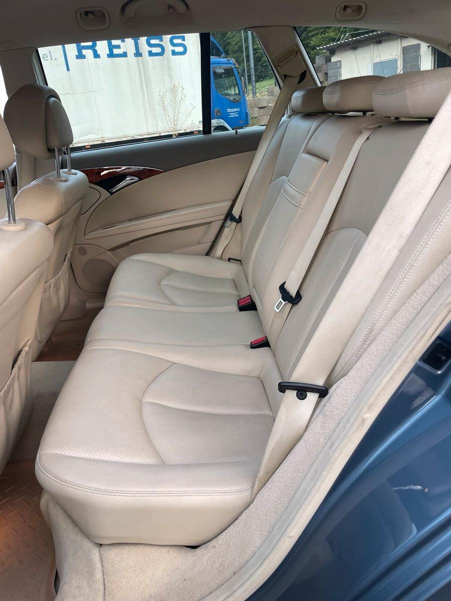 Mercedes-Benz 320 2005 — photo 7