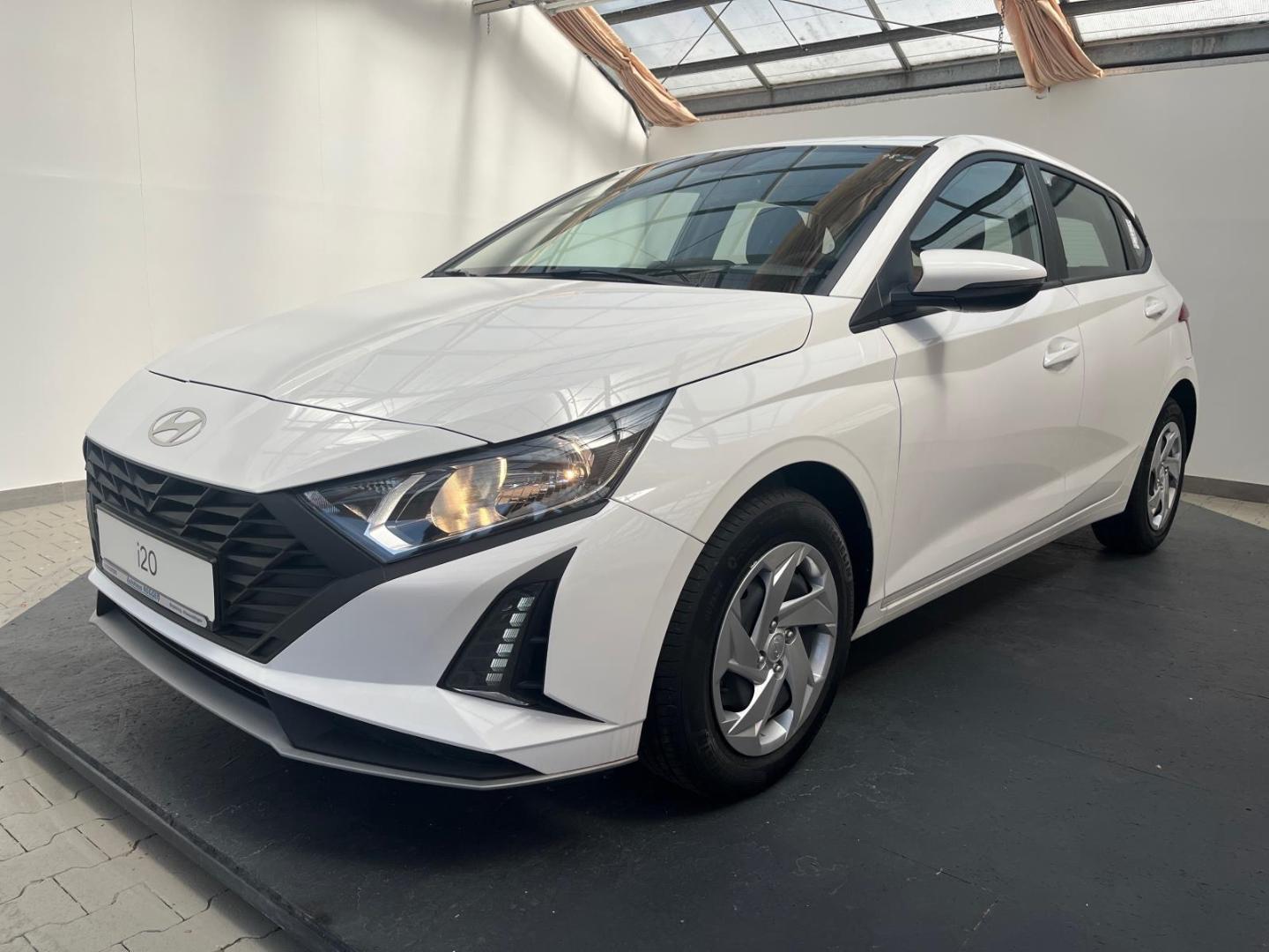 Hyundai i20 Select FL 1.2 Benzin 79PS 5-MT 2WD Navi Appl