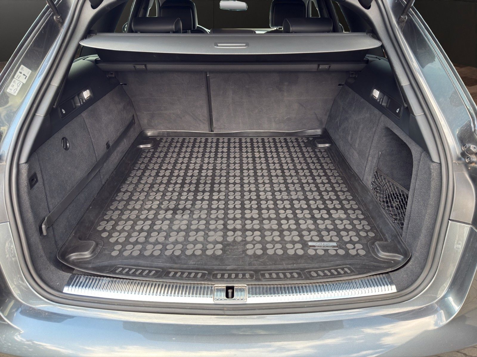 Fahrzeugabbildung Audi A6 Avant 2.0 TDI *S-line*Schalter*AHK*Tempomat*