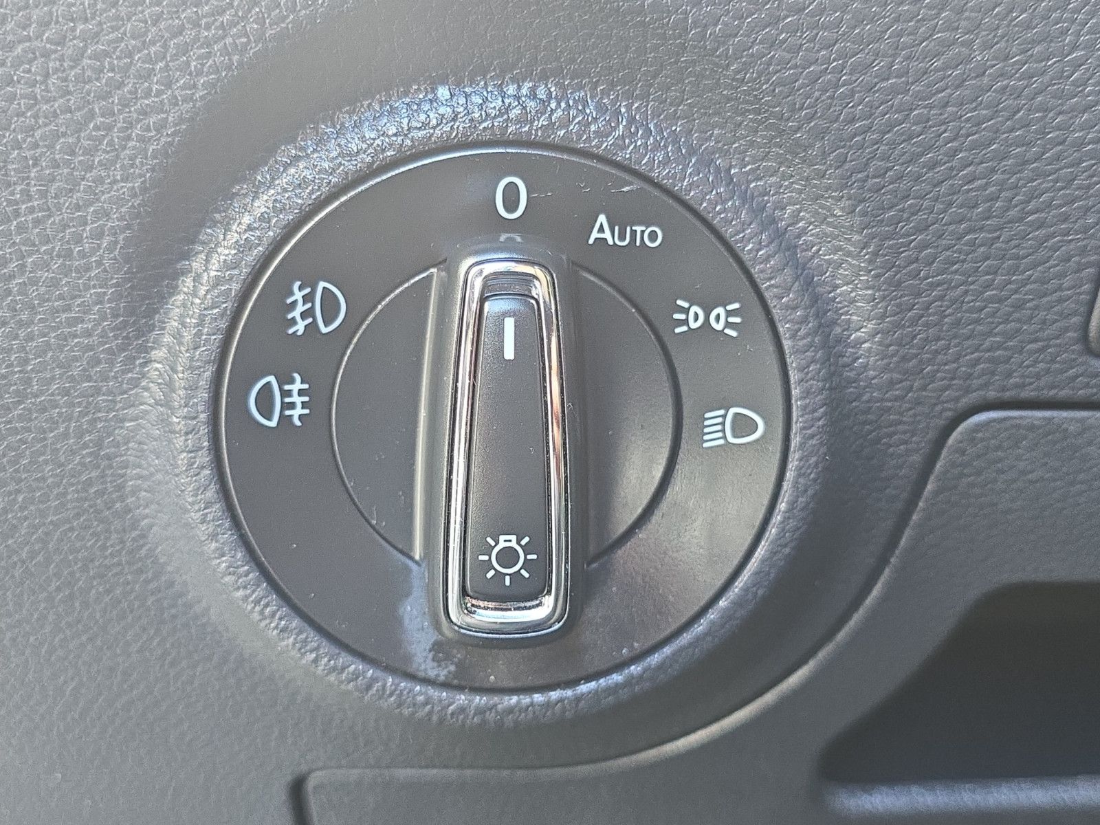 Fahrzeugabbildung SEAT Arona FR BUSINESS PAKET LED KAMERA NAVI AHK ACC