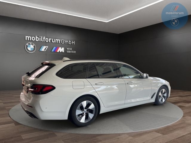 BMW 520 d Touring AHK HUD Driving Assistant Professi foto 3