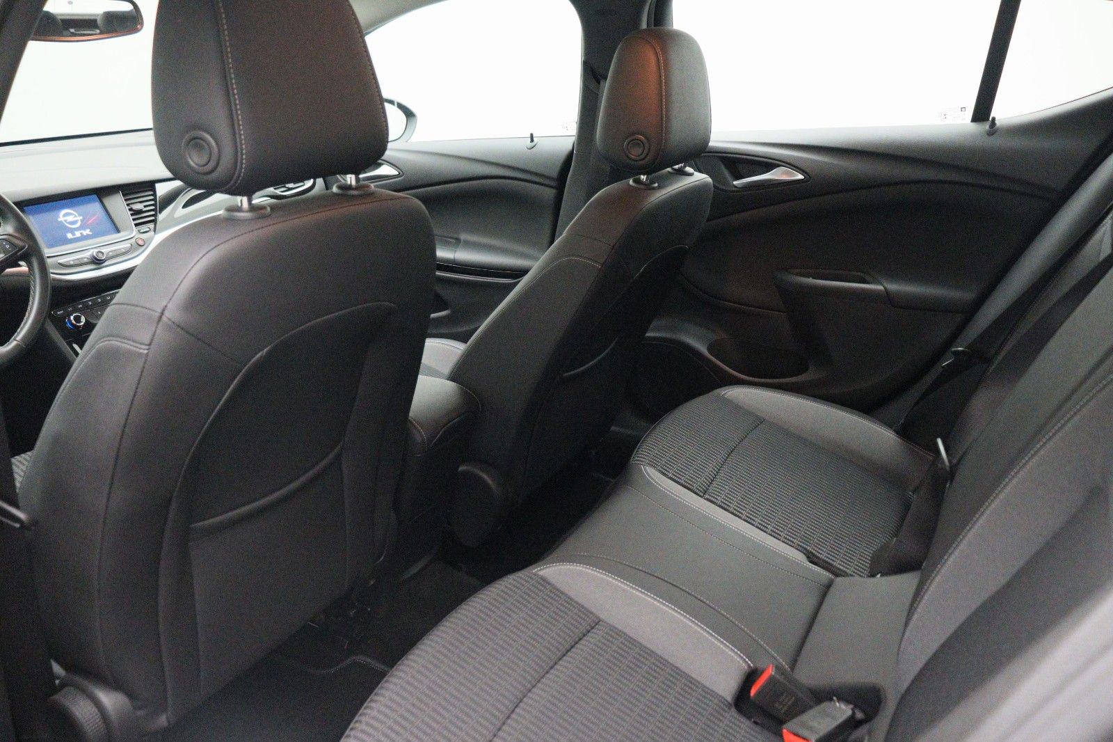 Fahrzeugabbildung Opel Astra K 1.5 Lim. Elegance LED KAMERA LDA NAVI