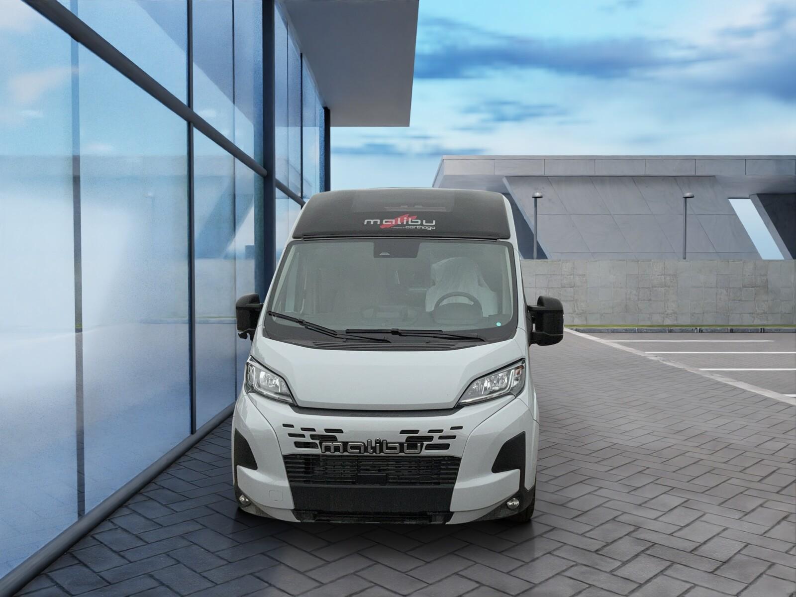 Malibu Van first class - two rooms 640 LE RB Viele Pake