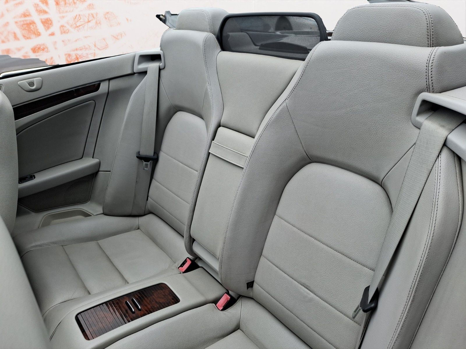 Fahrzeugabbildung Mercedes-Benz E 220 E -Klasse Cabrio E 220 CDI BlueEfficiency