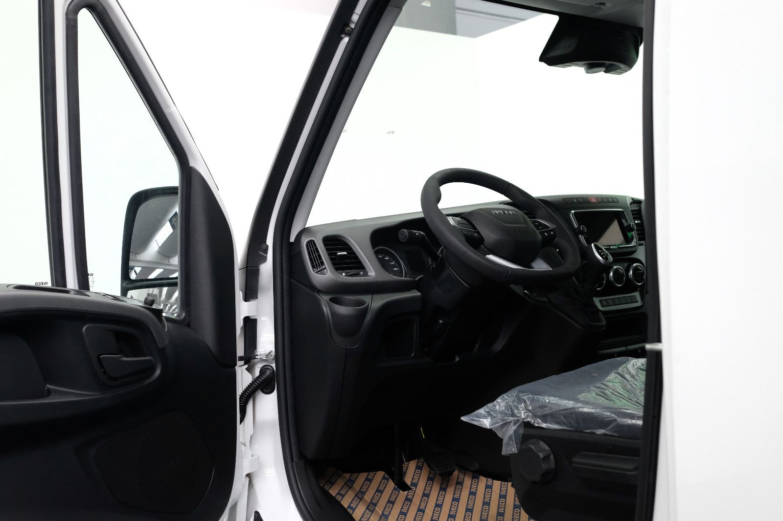 Fahrzeugabbildung Iveco Daily 35S18HA8 V | 3.0 L + KAMERA + Sitzheizung
