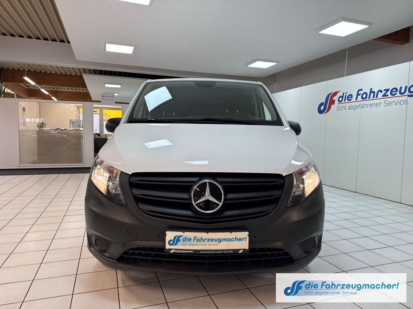 Fahrzeugabbildung Mercedes-Benz Vito Kasten e111 lang DAB SHZ Rückfahrkam. Notbr