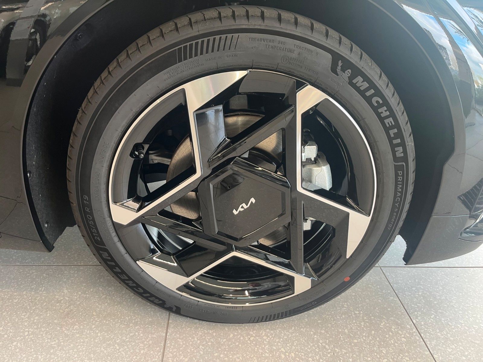 Fahrzeugabbildung Kia EV4 81 FWD GTL DWP COM