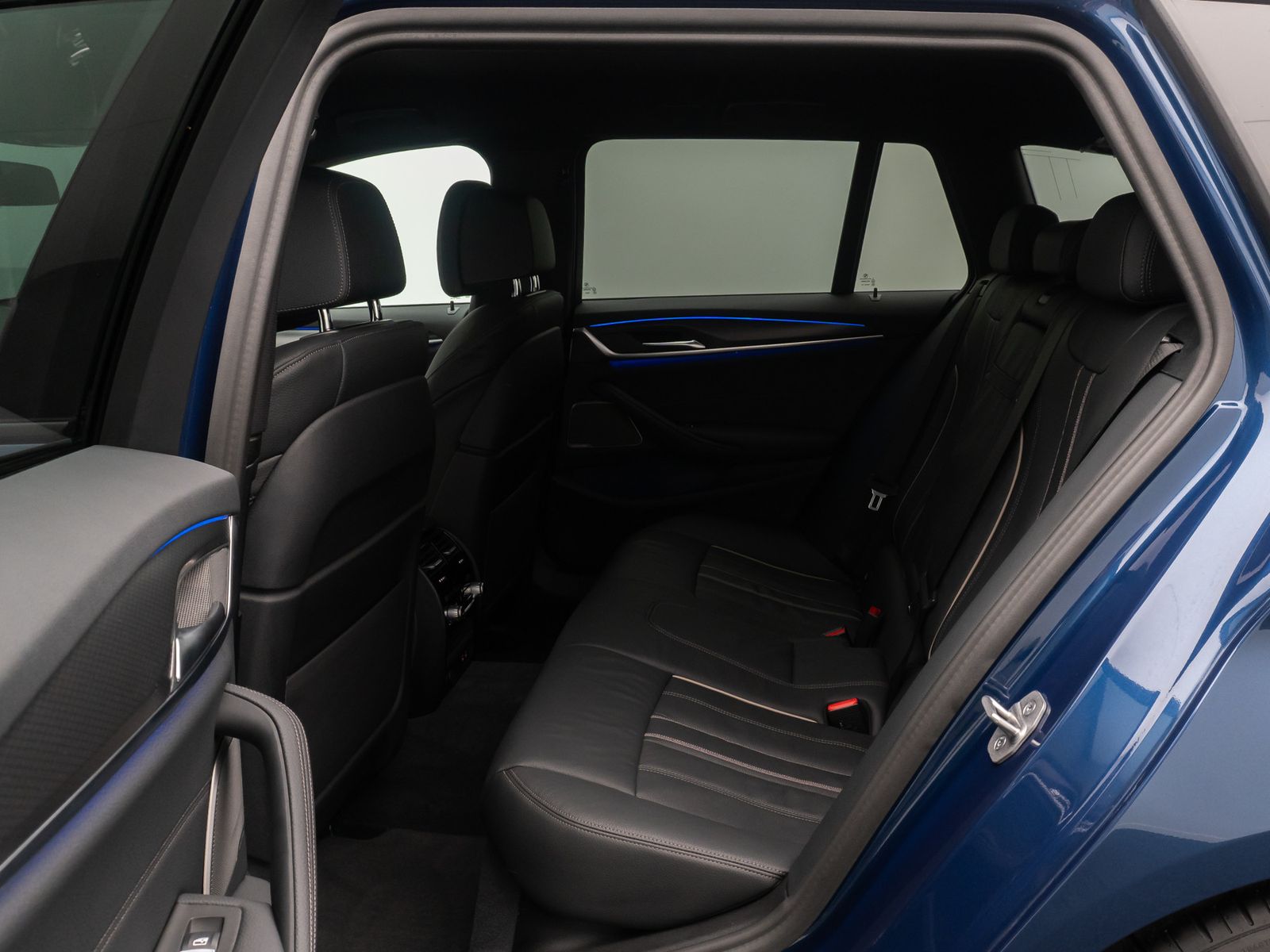 Fahrzeugabbildung BMW 530d M Sport DAB H/K Kamera Alarm Komfort 19Zoll