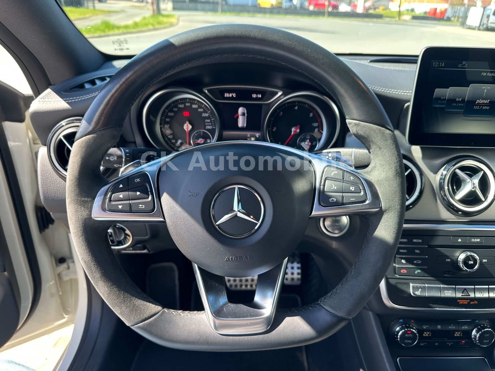 Fahrzeugabbildung Mercedes-Benz CLA220d Shooting Brake Peak Edition/Navi/LED/Kam