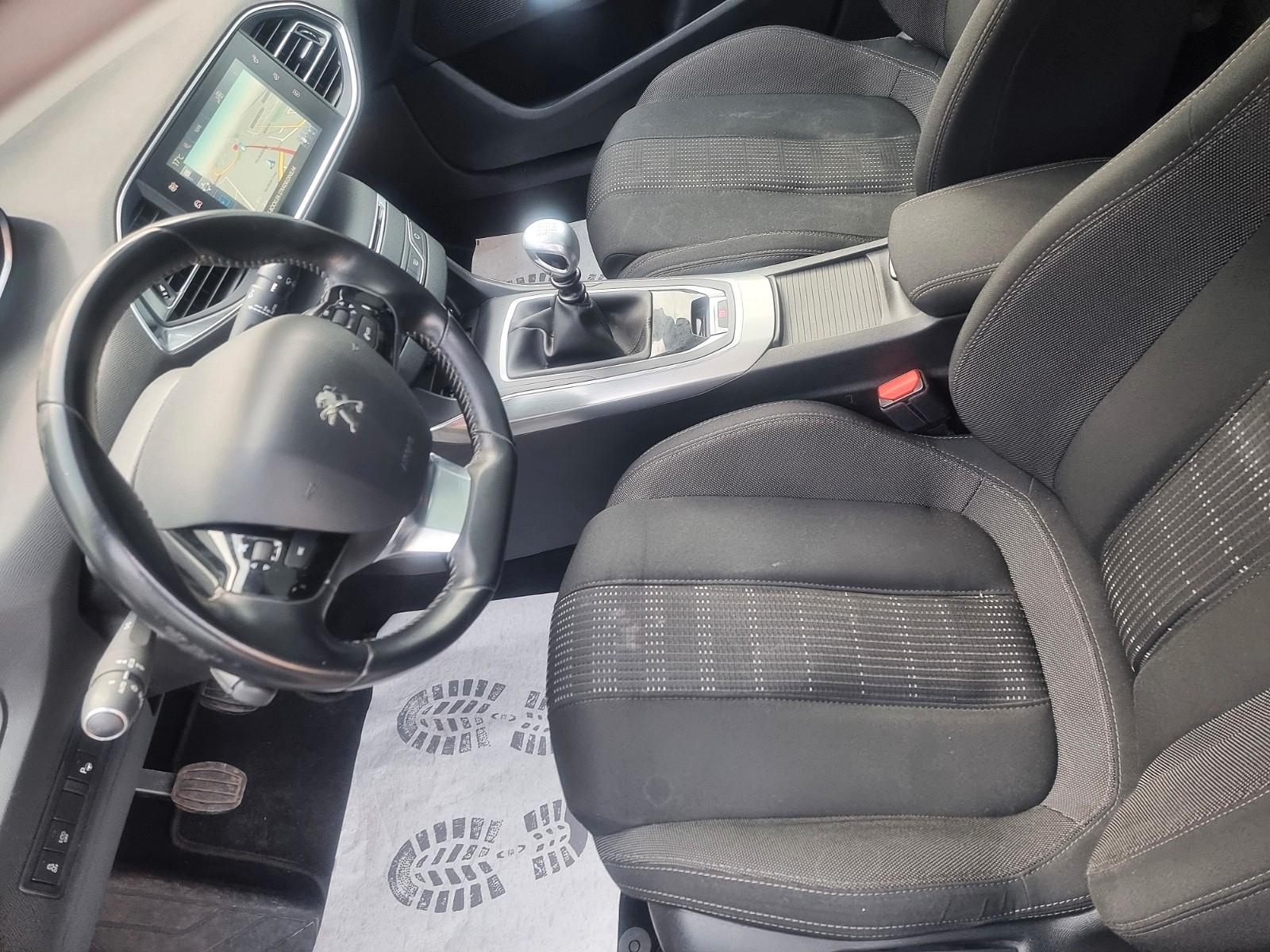 Peugeot 308 SW Allure NAVI KAMERA TEMP SITZH LED PDC ALU