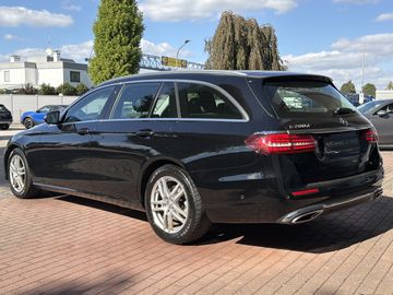Mercedes E 200 - 3