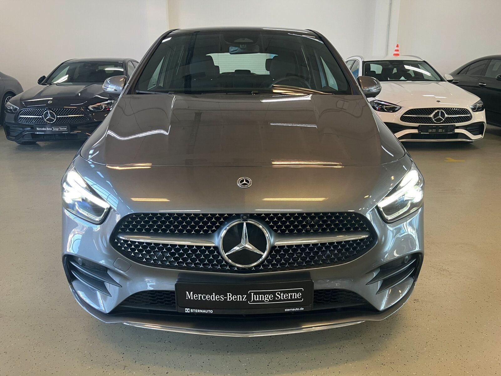 Mercedes-Benz B 250 e AMG Pano Distr 360 Multibeam Spur Winter imagem 3