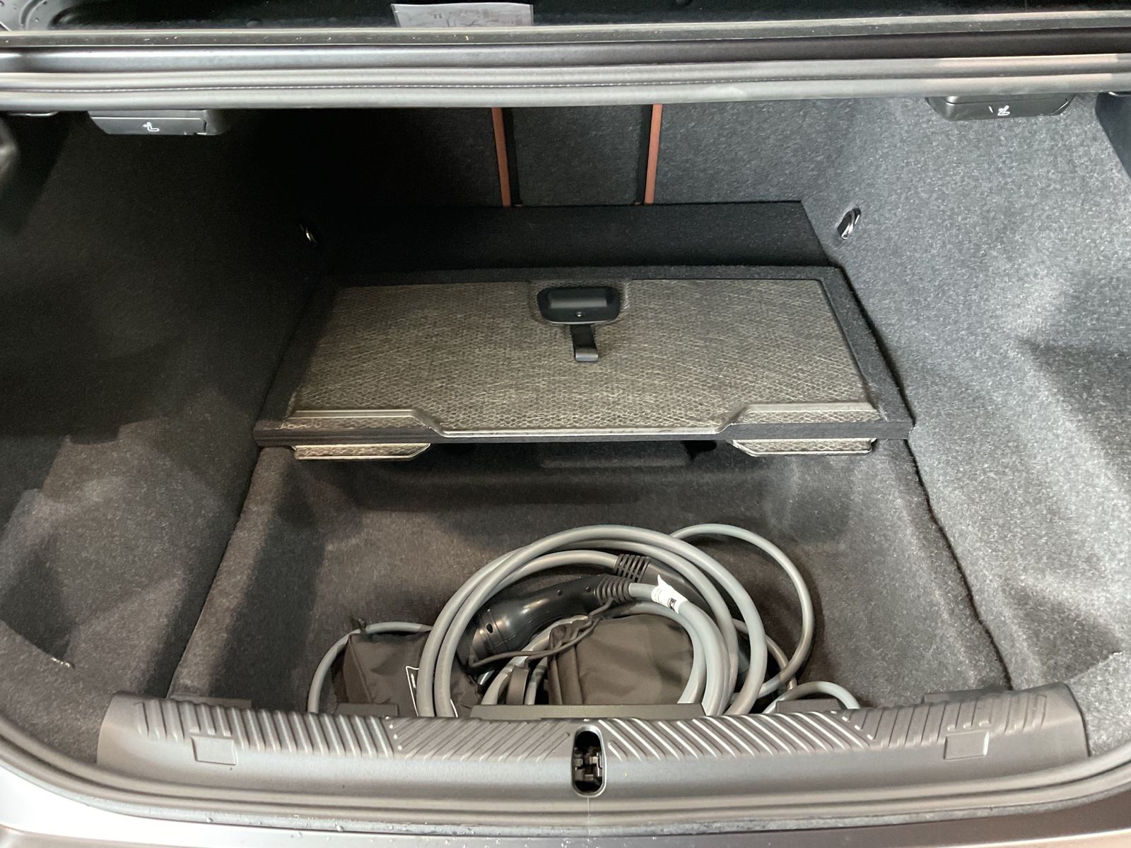 Fahrzeugabbildung BMW i5 xDrive40 | Panorama-Glasdach | Sitzbelüftung
