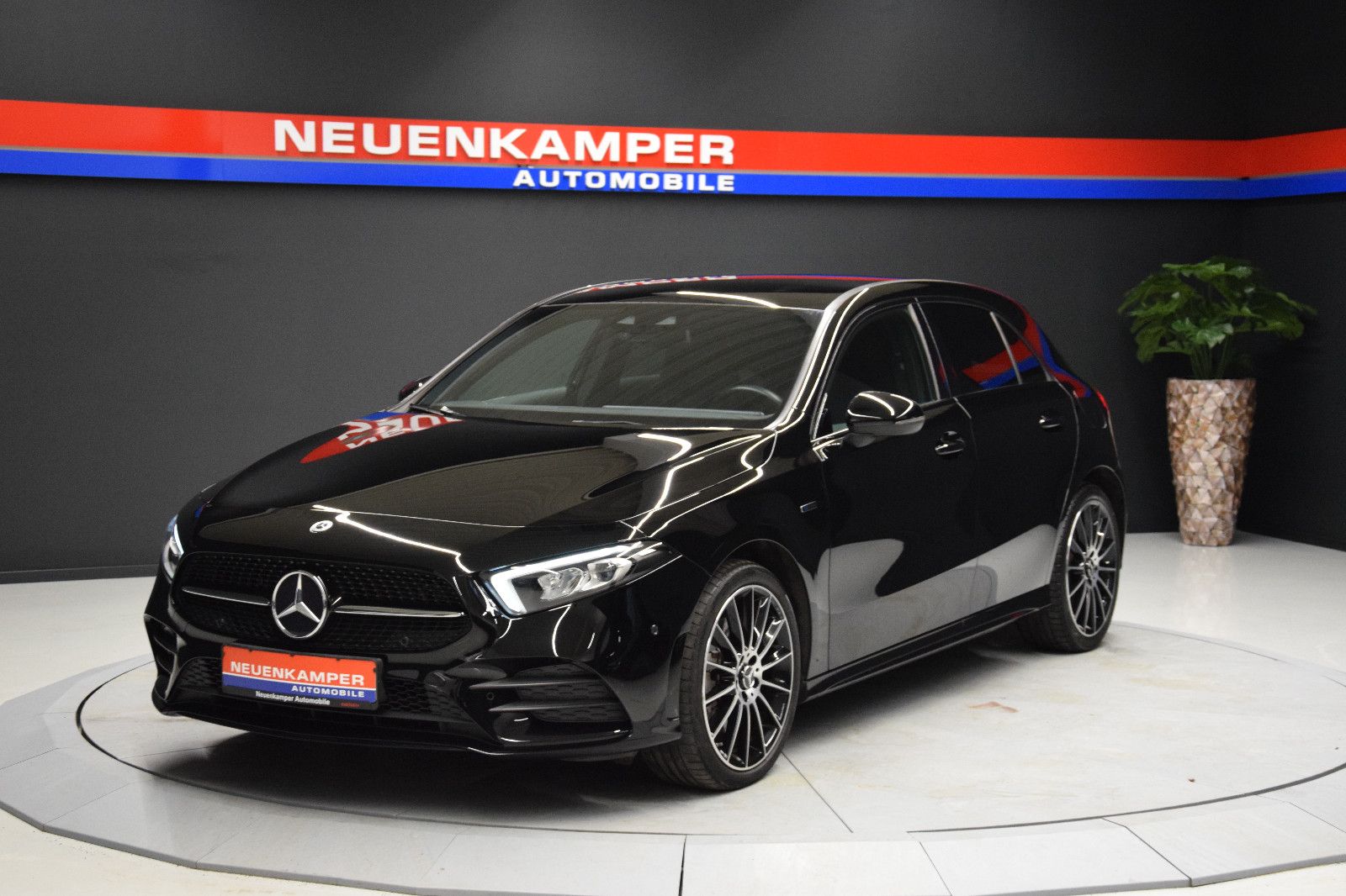 Fahrzeugabbildung Mercedes-Benz A 250 e Edition 2020 AMG Kamera LED MBUX Night