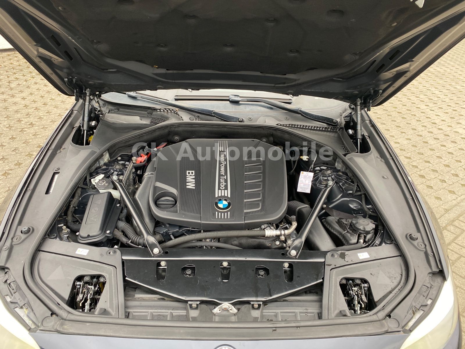 Fahrzeugabbildung BMW 530 d Touring M Sport/Navi/Leder/Pano/Bi-Xenon