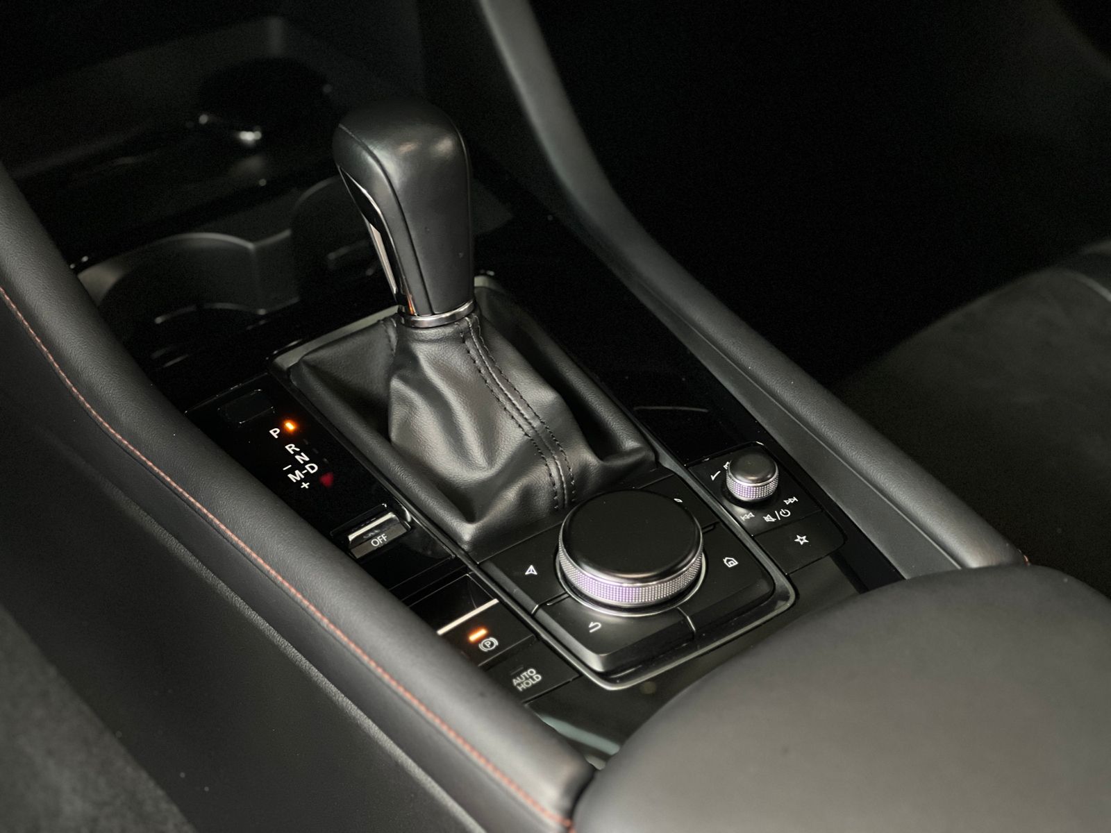 Fahrzeugabbildung Mazda 3 M Hybrid Nagisa BOSE MEMORY HUD NAVI RFK SHZ