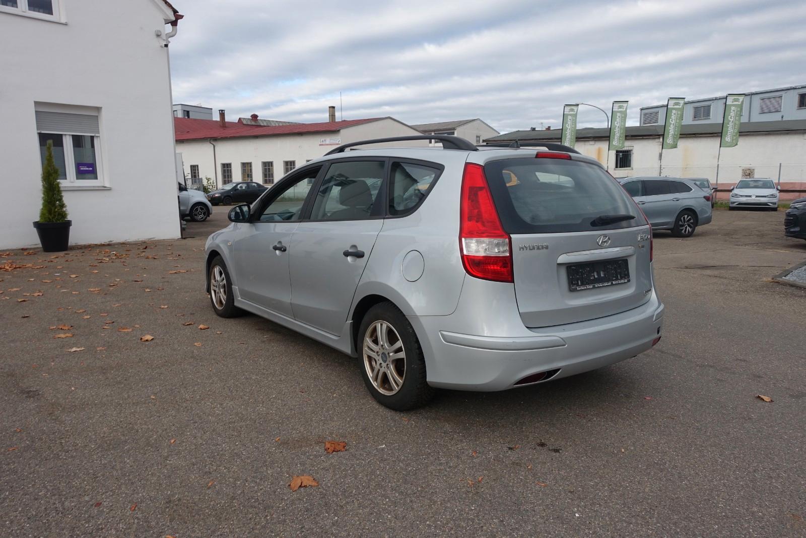 Hyundai i30 2010 — вигляд ззаду