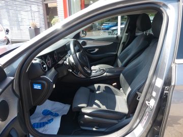 Mercedes E 220 - 11