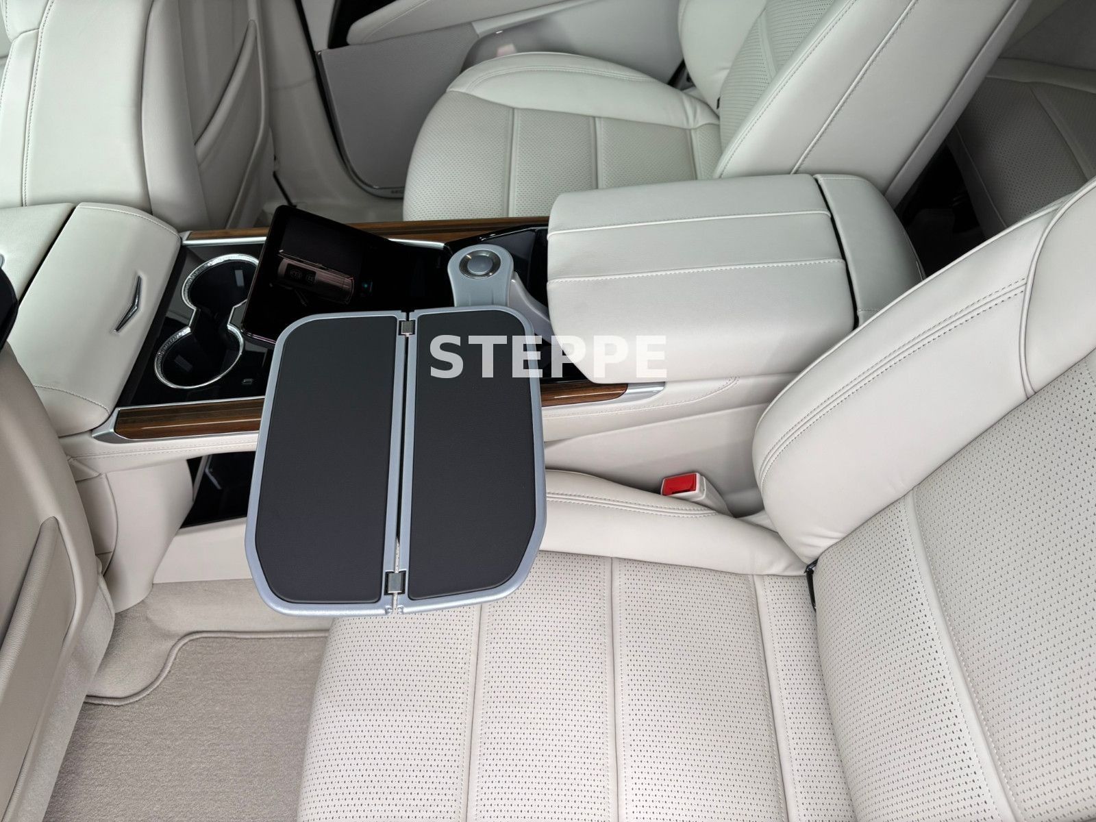 Cadillac Escalade FACELIFT MY26 6.2 V8 Sport Platinum 24"