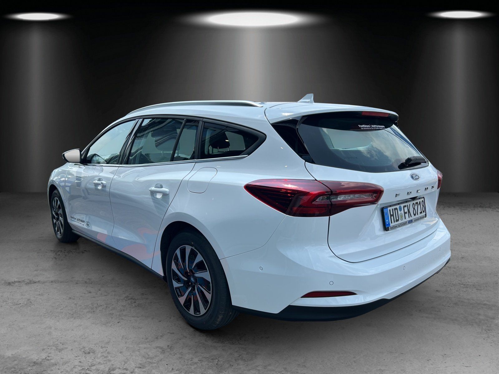 Fahrzeugabbildung Ford Focus Titanium Turnier Winter P. e.Call Kamera