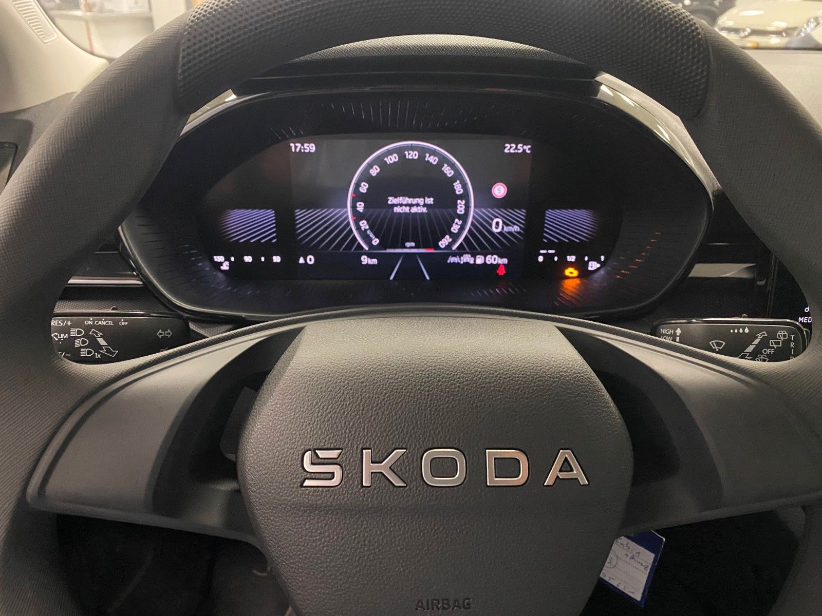 Fahrzeugabbildung SKODA Fabia 1.0l TSI 85kW Essence+SITZHEIZUNG+APP+KLIM