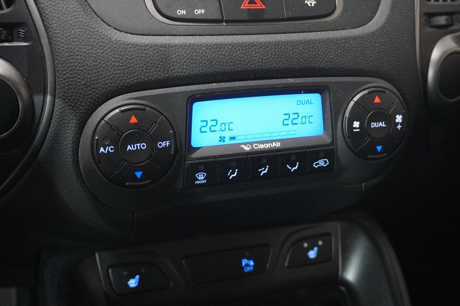 Fahrzeugabbildung Hyundai ix35 1.6 GDI FINALE LED/KLIMA/SHZ/PDC/TEMP./AHK