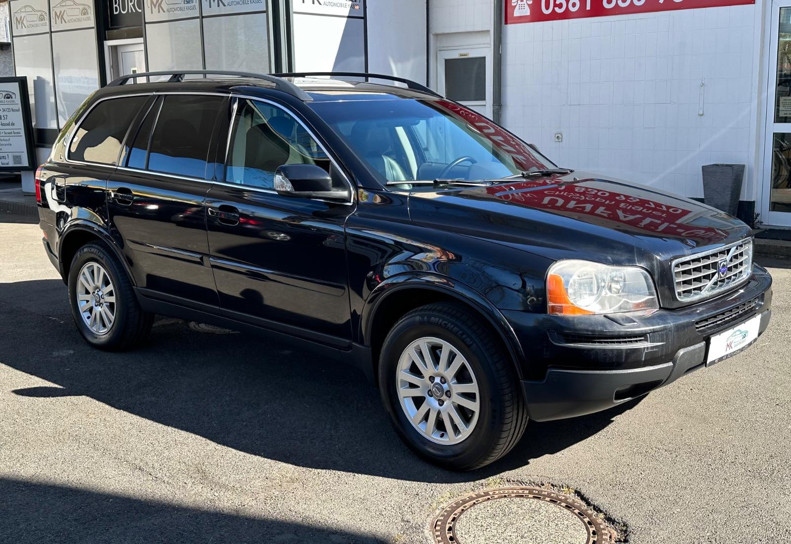 Volvo XC90 D5 Momentum Leder/ Navi/PDC/ 8-Fach/2. Hand