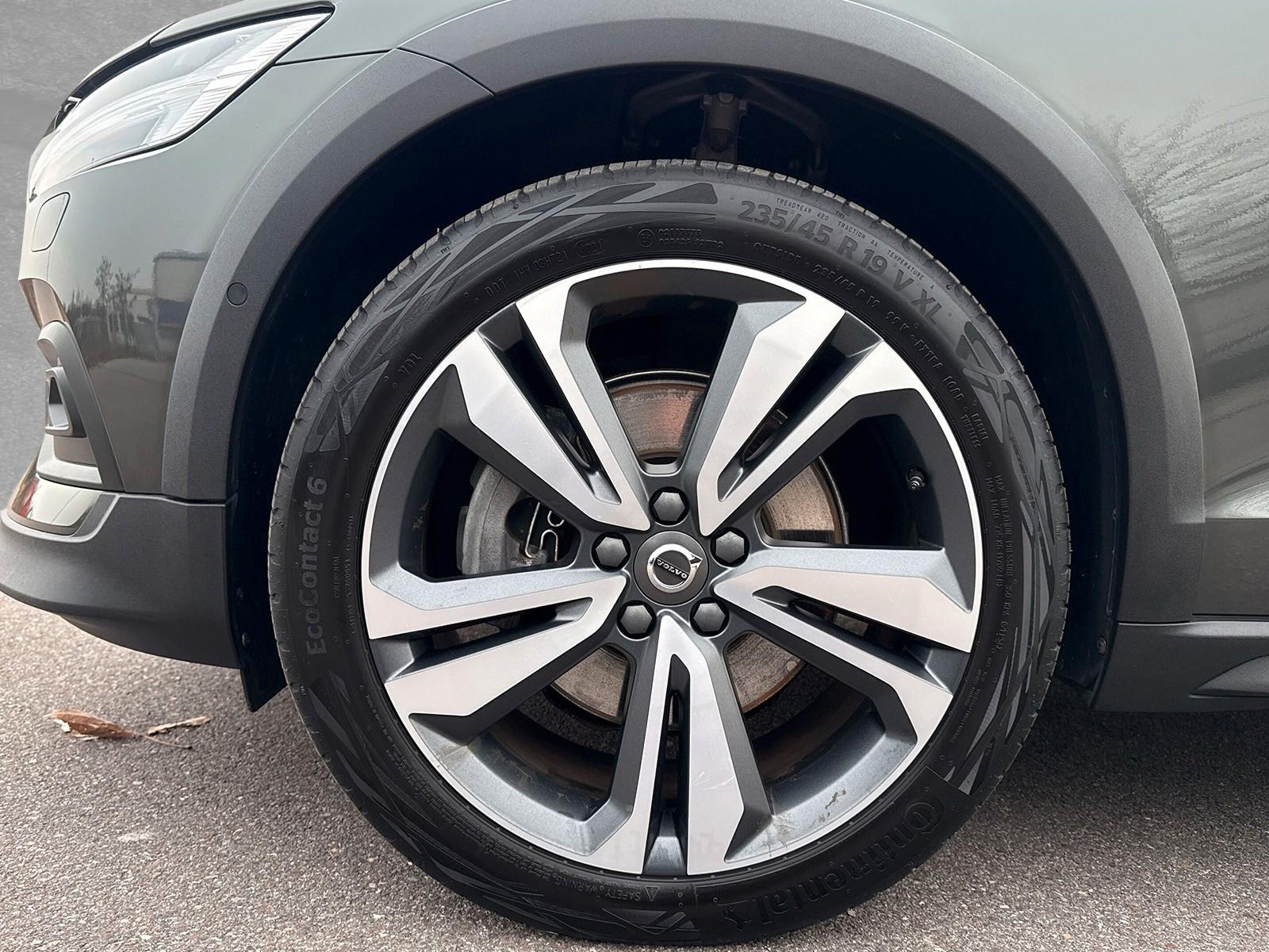 Volvo V60 Cross Country B4 AWD Pro Automatik AHK ACC