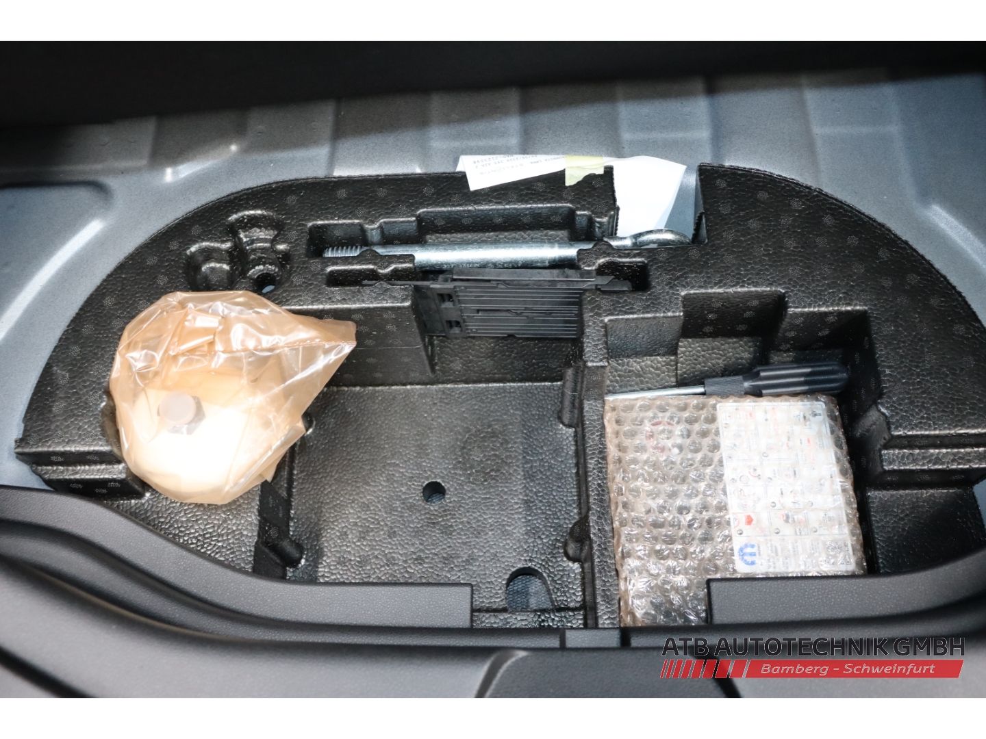Abarth 600e - Bild 11