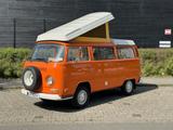 Volkswagen T2 Westfalia Campingwagen - Oldtimer mit Benzin-Antrieb: Kleinbus