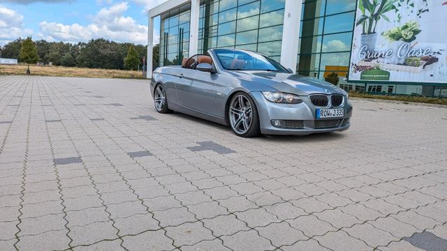 BMW E93 330i Cabrio