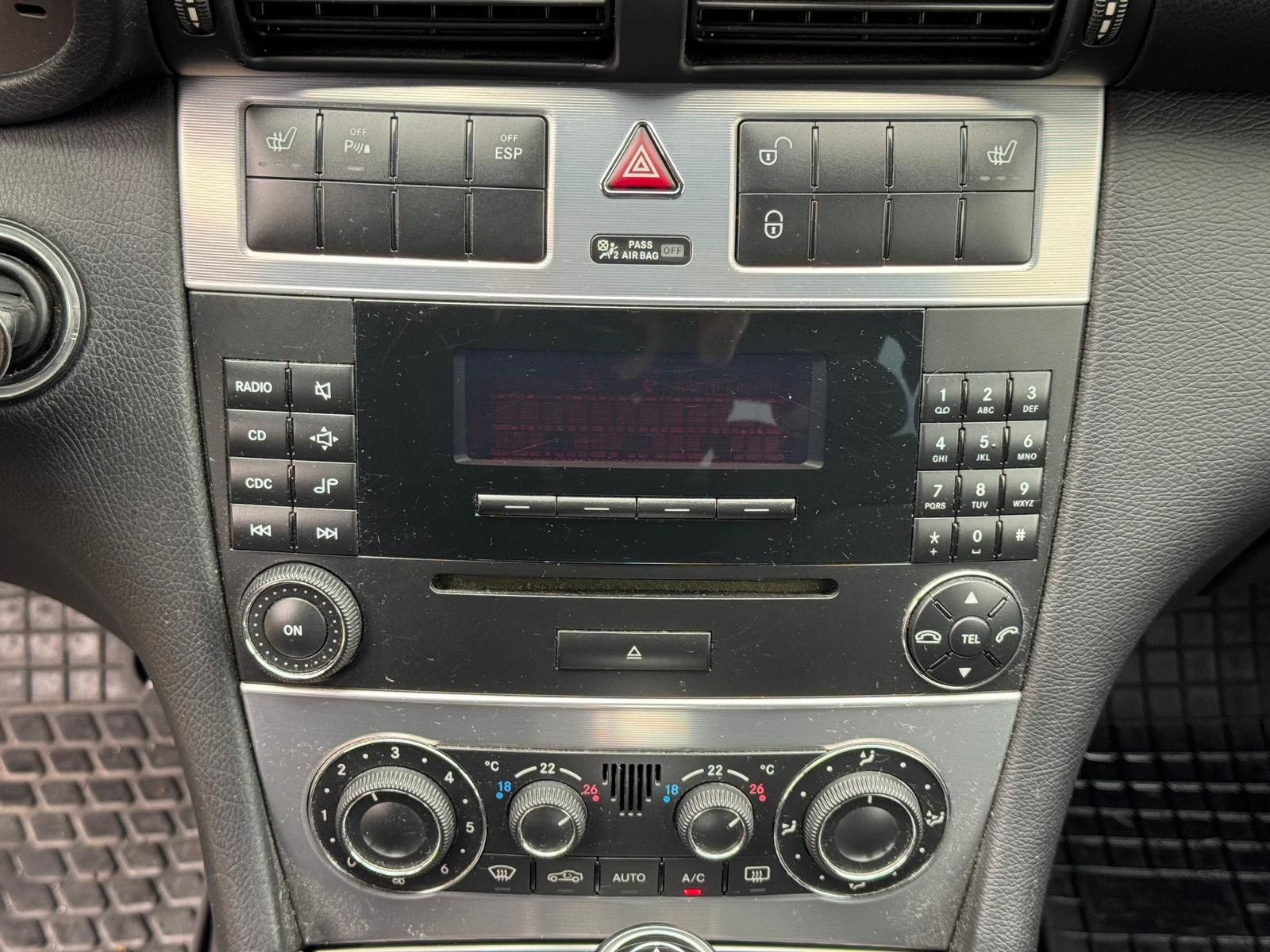 Fahrzeugabbildung Mercedes-Benz C 160 1.8 AUTOMATIK/SITZHZG/PDC/SCHECKHEFT/KLIMA