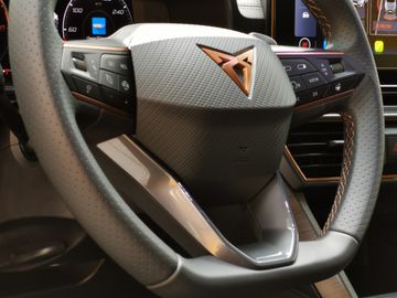 Cupra Formentor TSI Sportsitze 18" Apple CarPlay Rf-K.