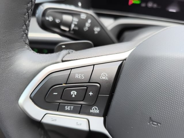 Fahrzeugabbildung Volkswagen Passat Variant 1.5 eTSI DSG Business LED ACC NAV