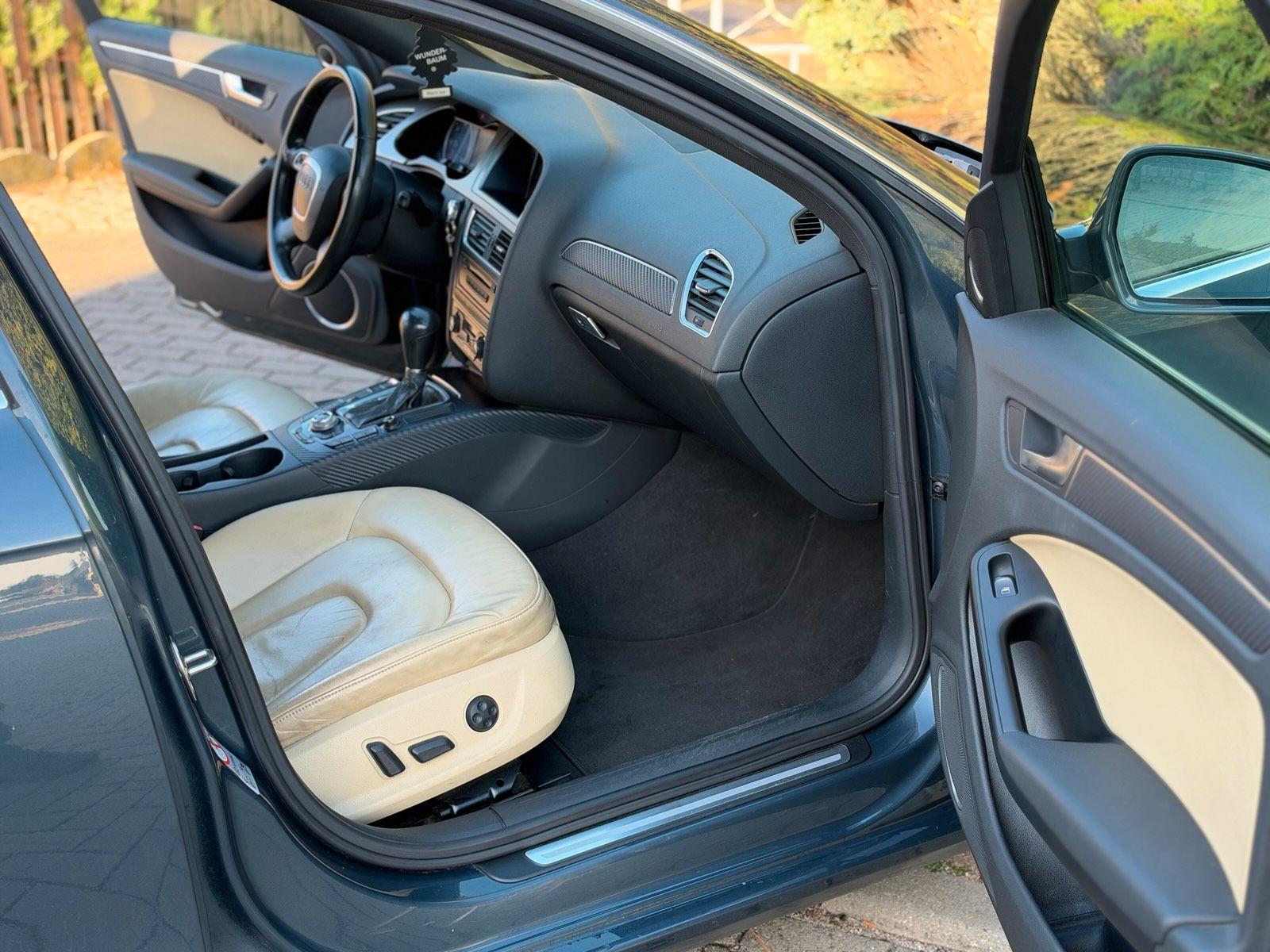 Audi A4 2010 — photo 13
