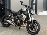 Yamaha MT 09 RN29 *Top Zustand, Scheckheft gepflegt* - YAMAHA NAKED BIKE