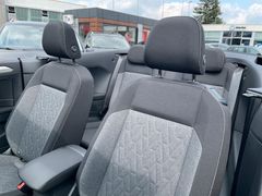 Fahrzeugabbildung Volkswagen T-Roc Cabriolet 1.5 TSI DSG Move PLUS PAKET VIRT