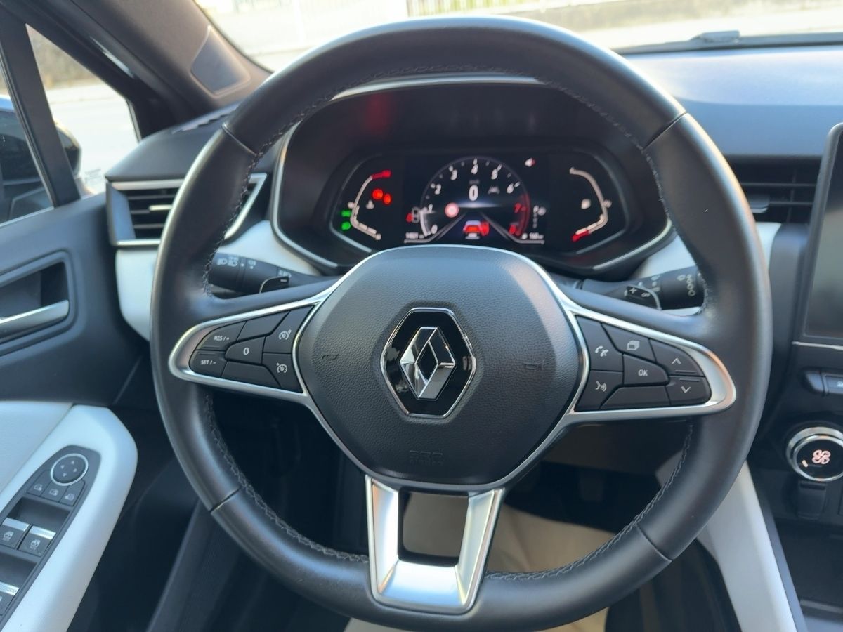 Fahrzeugabbildung Renault Clio Intens Tce 130 EDC SHZ 7" Kamera