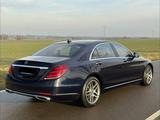 Mercedes-Benz S 400 d 4MATIC L HUD Pano Burmes Distr Chauffeur - blaue Mercedes-Benz S 400