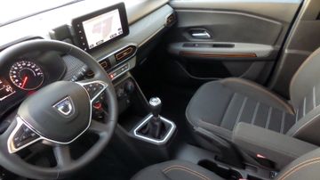 Dacia Sandero Stepway Comfort TCe 90 PS mit Navi Audio