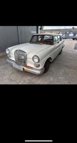 Mercedes-Benz 200d w110 heckflosse - Mercedes-Benz W110 Heckflosse