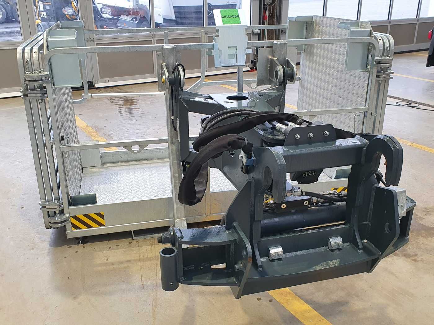 Fahrzeugabbildung Andere Magni Arbeitskorb 4.5 drehbar ausziehbar 500 kg